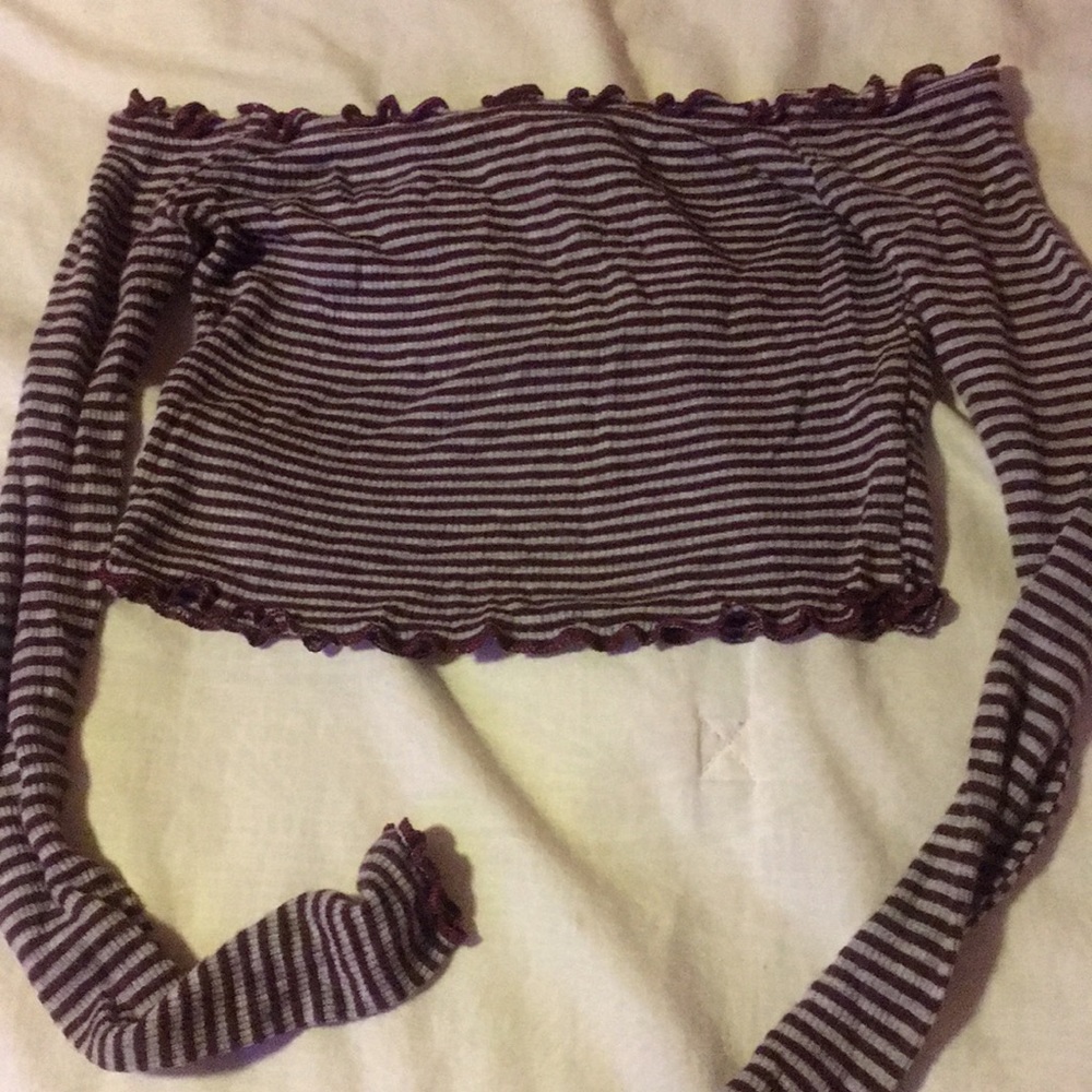 Off shoulder striped crop top ( sleeves do stretch
